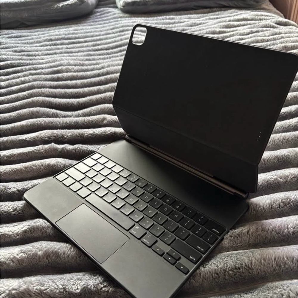 Apple Magic Keyboard - Picture 2 of 4